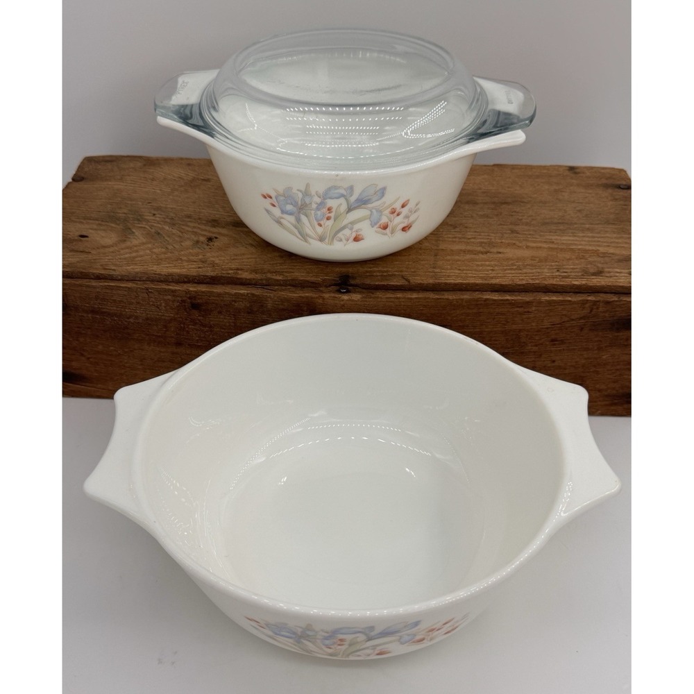 Pyrex England Blue Iris Casseroles w/1 Lid Made In England Set Of 2 Bakeware VTG - Picture 2 of 10